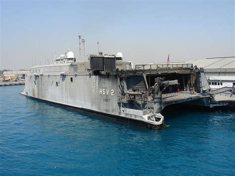 yemen hit us ship